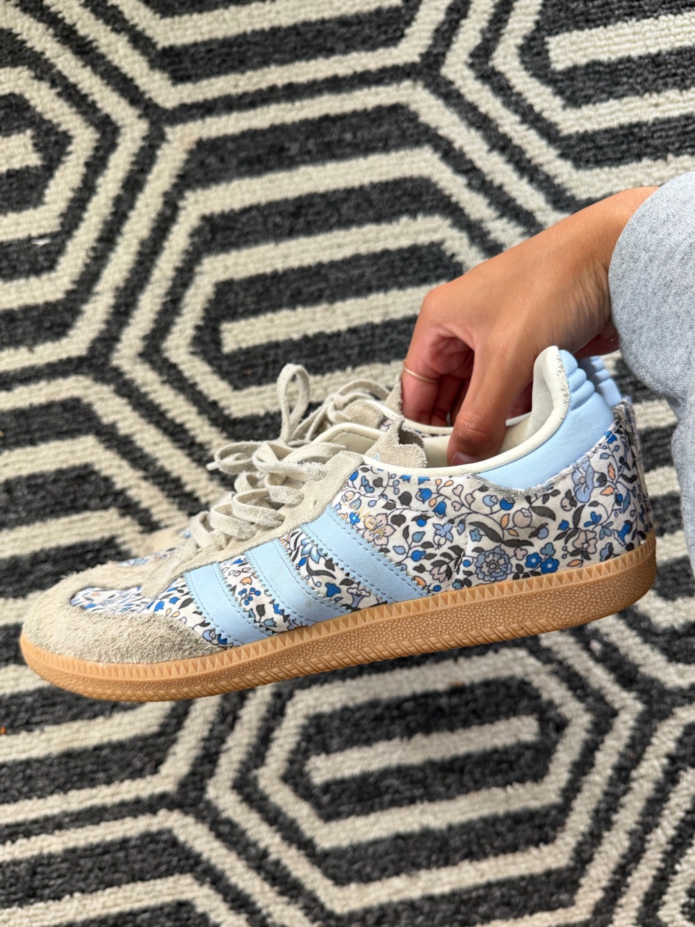 adidas Women's Beige and Light Blue Floral Sneakers Liberty Collab SZ 7 - Picture 2 of 9